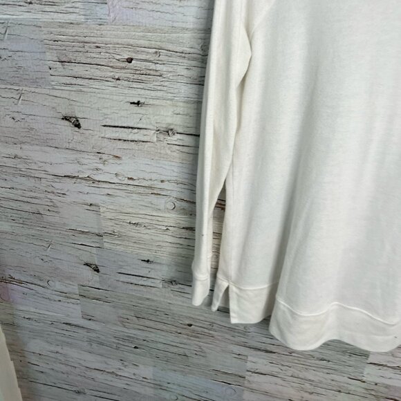 Cupcakes and cashmere medium turtleneck sweater white - Picture 2 of 9